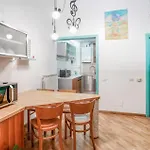 2 Bedroom Beautiful Apartment In Firenze