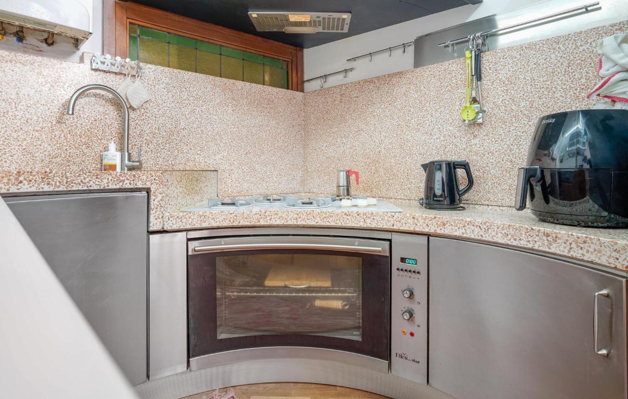 2 Bedroom Beautiful In Apartamento